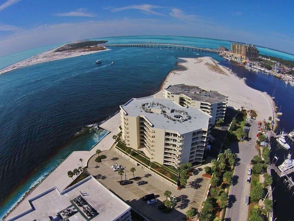 Pelican Point Condo for Short Term Rental in Destin, FL 2 Bedrooms