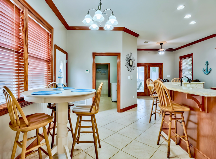 1st Floor - 🍽️ Dining room & half bath