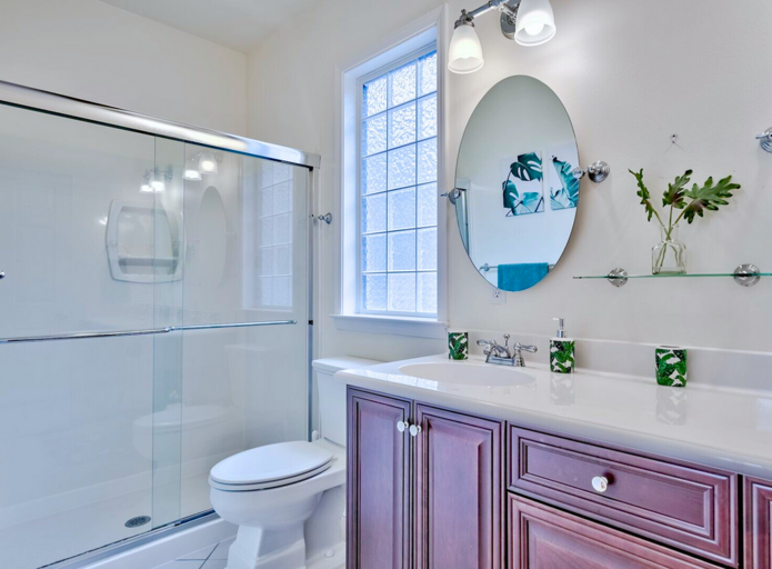 2nd Floor - Shared hall Bathroom