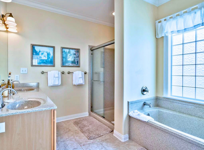 1st Floor King Bathroom