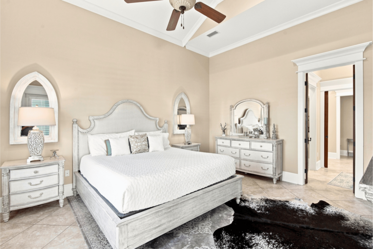 2nd Floor - 🛏️ Queen Suite (Sleeps 2)
