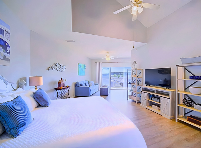 Spacious Bedroom with Private Balcony