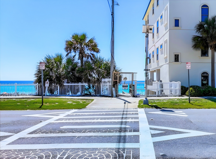 Your Private Beach Access, ✔ Easy beach walk, no parking stress