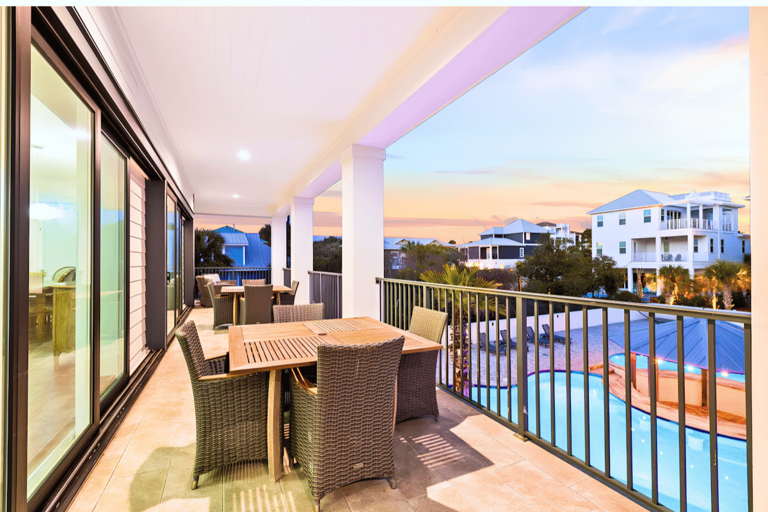 Relax on the balcony and enjoy time with the family outdoors!