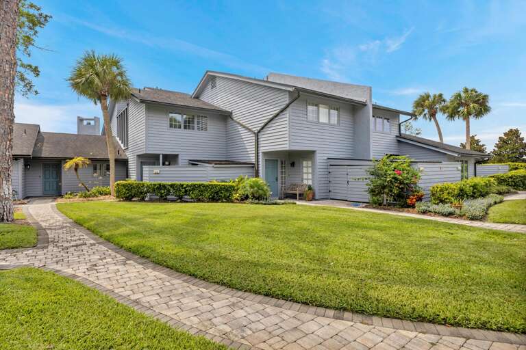 Beachy Vibes - 2BR w lake views & screened sunroom Beachy Vibes - 2BR w lake views & screened sunroom