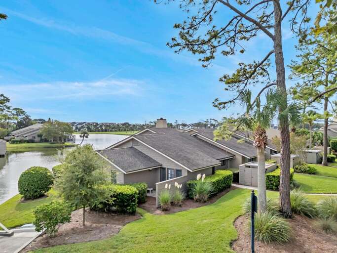 Fishermans Recess - 3BR condo w lake views & lanai