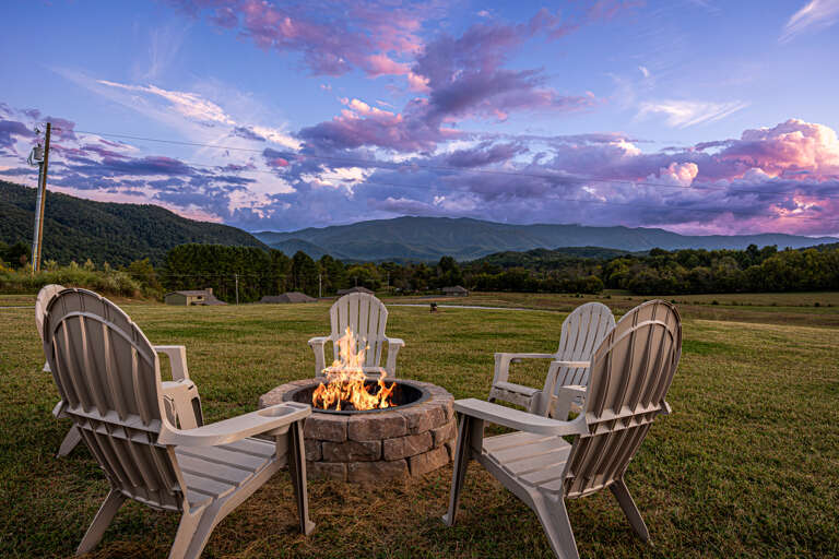 Sweet Mountain Memories Cosby, TN Cabin with 3 Bedrooms