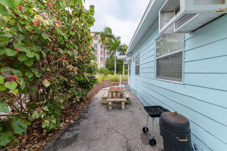 31-web-or-mls-12200 Sunshine Ln-0021.jpg