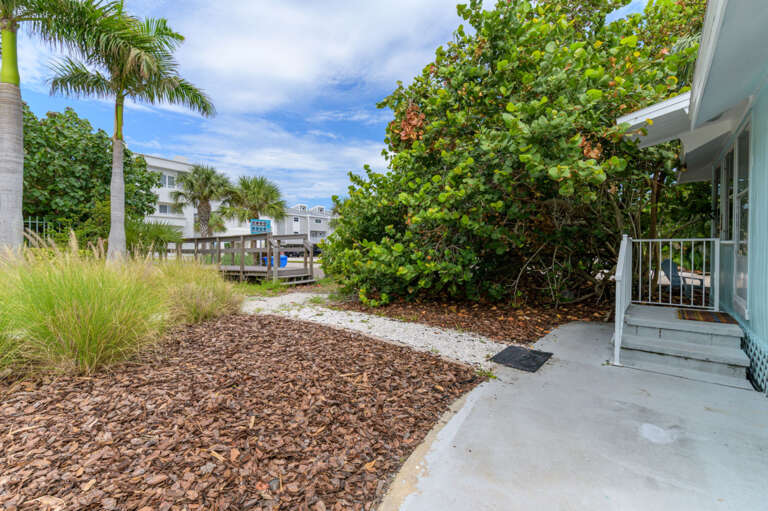 2-web-or-mls-12200 Sunshine Ln-9980.jpg