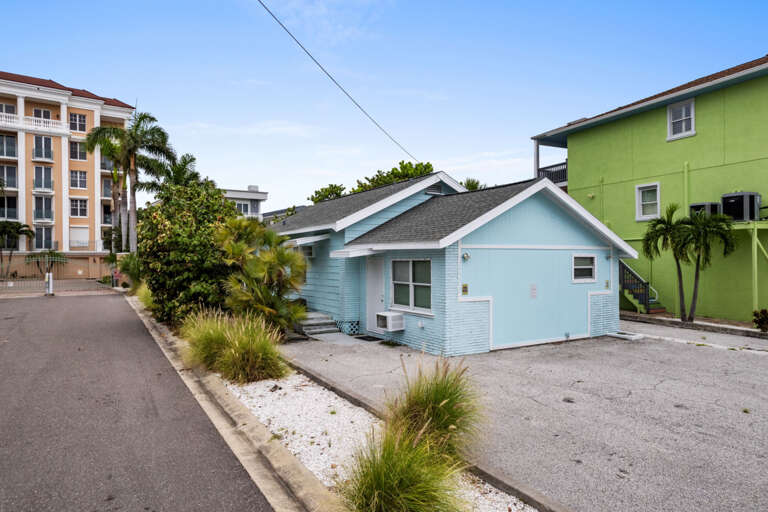 28-web-or-mls-12200 Sunshine Ln-0048.jpg