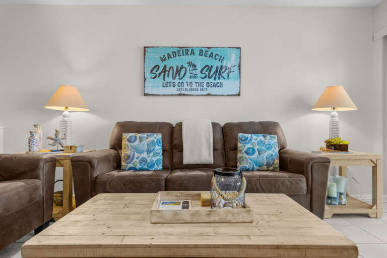 5-web-or-mls-13720 Gulf Blvd # 605-5.jpg