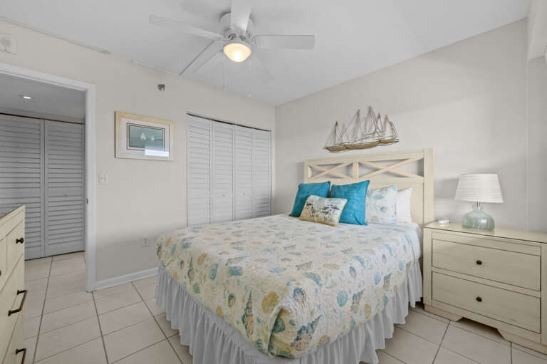 27-web-or-mls-13720 Gulf Blvd # 605-27.jpg