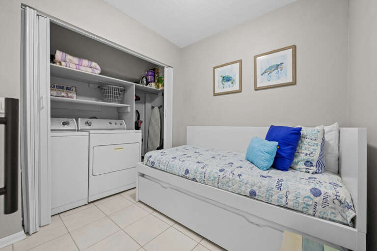 30-web-or-mls-13720 Gulf Blvd # 605-30.jpg