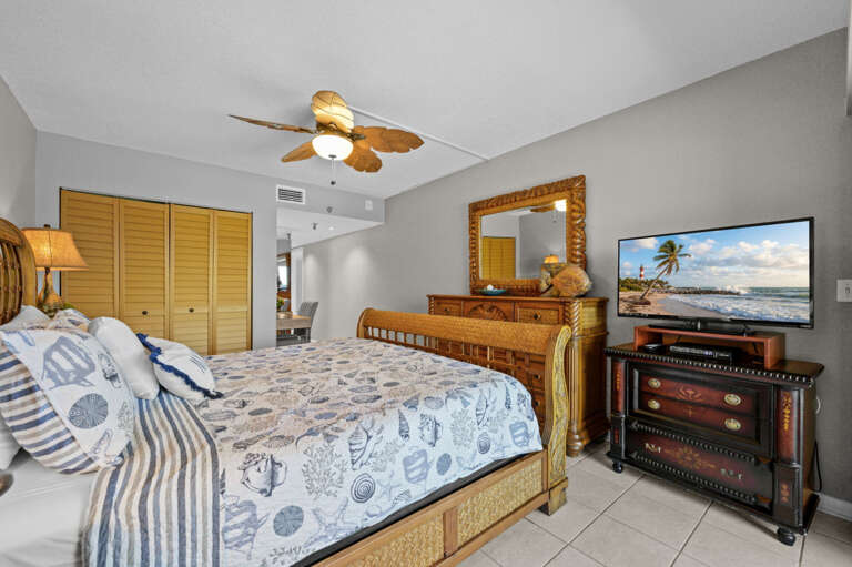 18-web-or-mls-13720 Gulf Blvd # 605-18.jpg