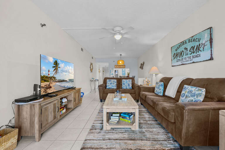 7-web-or-mls-13720 Gulf Blvd # 605-7.jpg