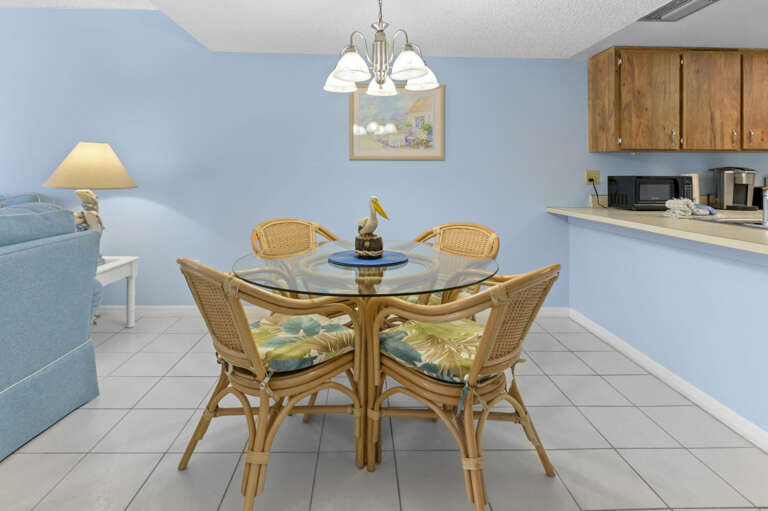 9-web-or-mls-14001 Gulf Blvd # 303-10.jpg