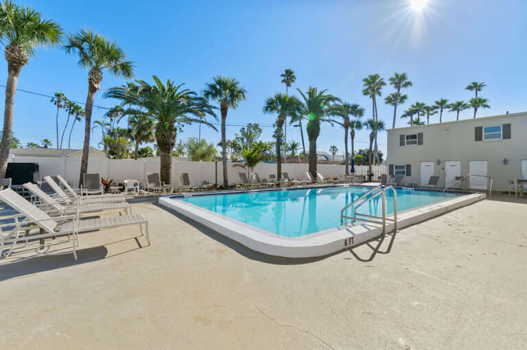 22-web-or-mls-14001 Gulf Blvd # 303-1-2.jpg