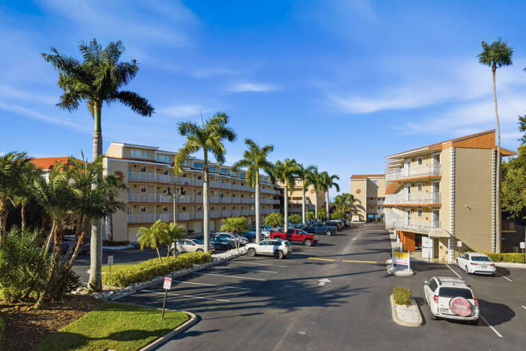 1-web-or-mls-1420 Bayshore Blvd #409-1.jpg