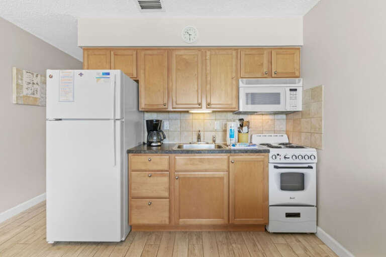 90-web-or-mls-14251 Gulf Blvd #15-1546