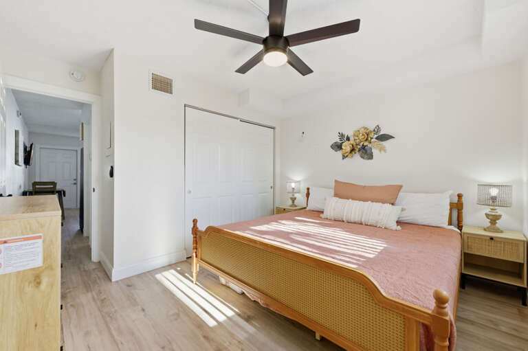 25-web-or-mls-14251 Gulf Blvd #5-5.jpg