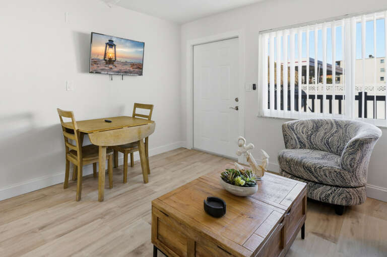 18-web-or-mls-14251 Gulf Blvd #5-4.jpg