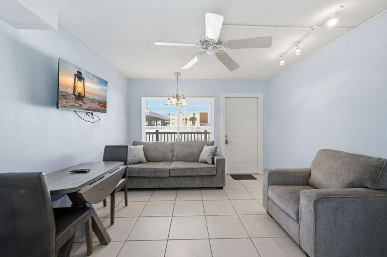 31-web-or-mls-14251 Gulf Blvd #6-5.jpg