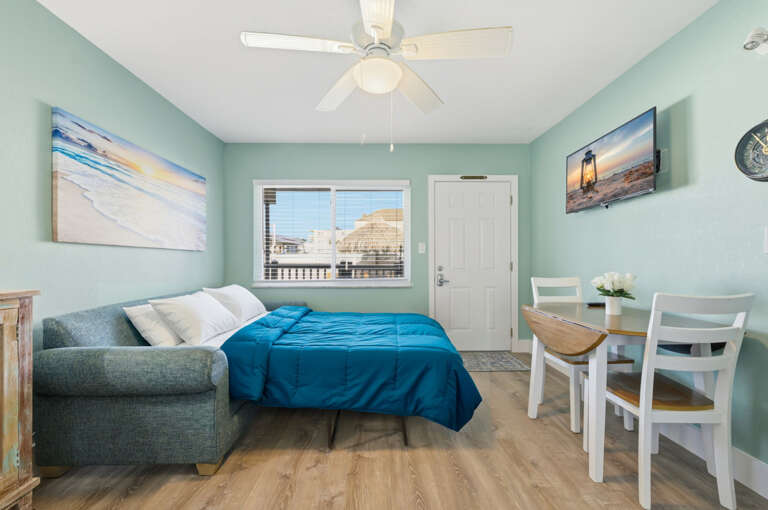 57-web-or-mls-14251 Gulf Blvd #8-7.jpg