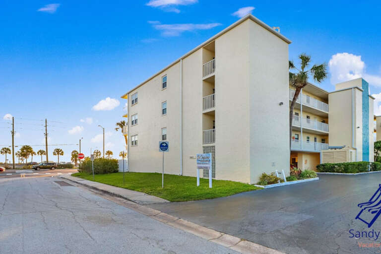 Entrance and Side of La Coquina 2