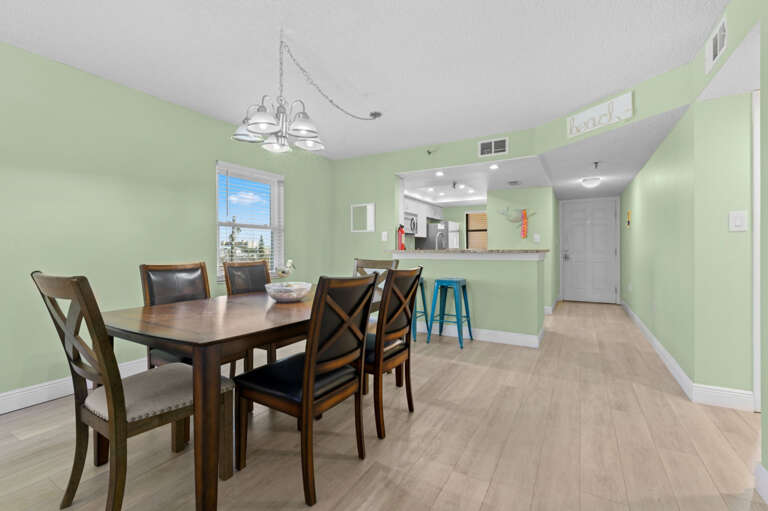 16-web-or-mls-14401 Gulf Blvd Apt #306-20.jpg