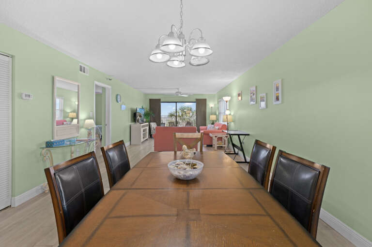 17-web-or-mls-14401 Gulf Blvd Apt #306-21.jpg