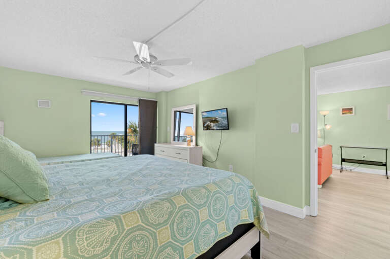 24-web-or-mls-14401 Gulf Blvd Apt #306-28.jpg