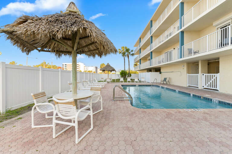 5-web-or-mls-14401 Gulf Blvd Apt #306-9.jpg