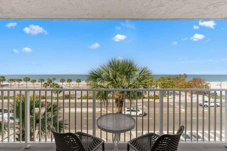 12-web-or-mls-14401 Gulf Blvd Apt #306-16.jpg