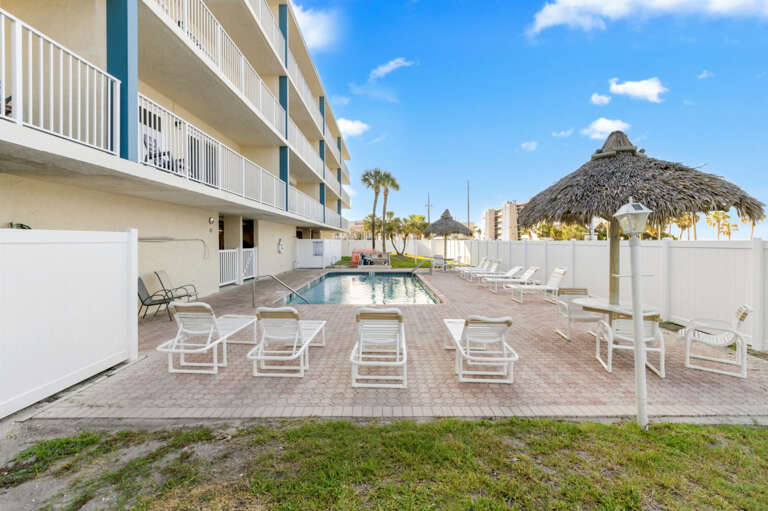 2-web-or-mls-14401 Gulf Blvd Apt #306-7.jpg