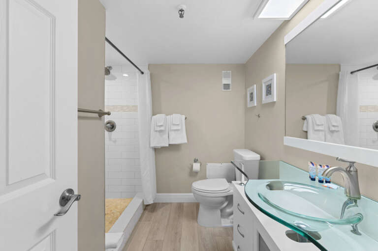 28-web-or-mls-14401 Gulf Blvd Apt #306-32.jpg