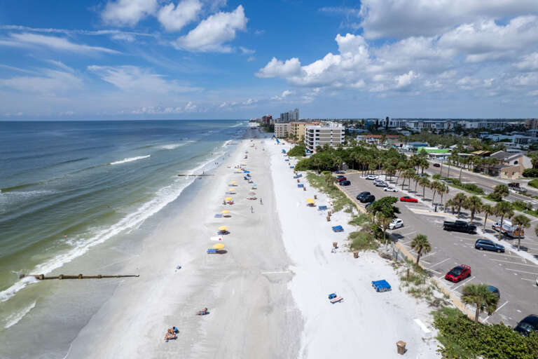 44-web-or-mls-14401 Gulf Blvd Apt #306-2.jpg