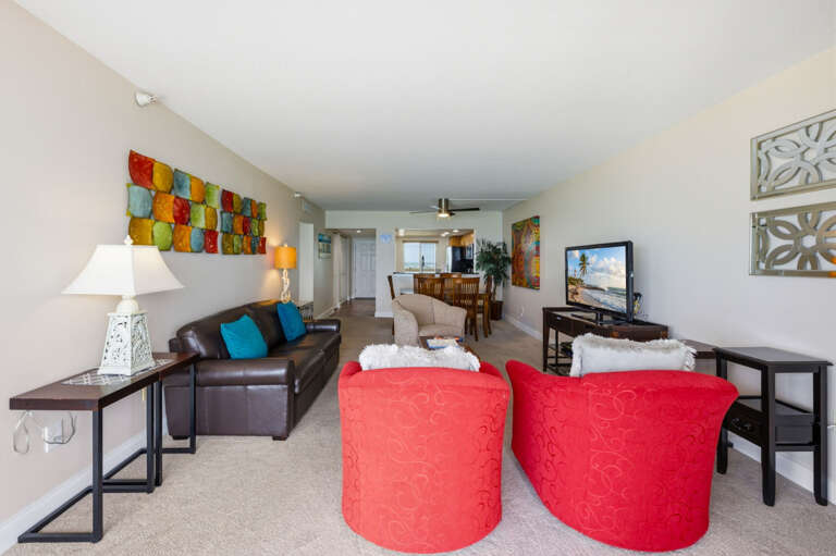 7-web-or-mls-15000 Gulf Boulevard #1107 - Interior-2.jpg
