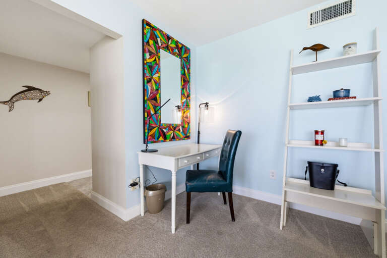 28-web-or-mls-15000 Gulf Boulevard #1107 - Interior-32.jpg