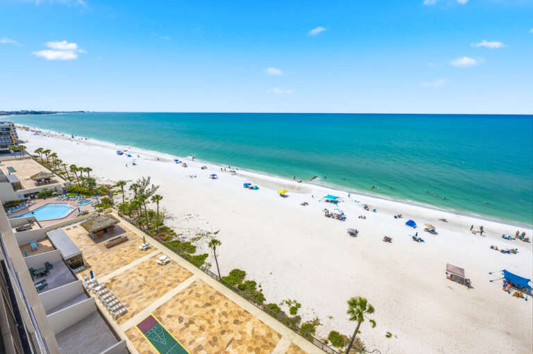 16-web-or-mls-15000 Gulf Boulevard #1107 - Interior-18.jpg