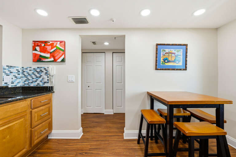 22-web-or-mls-15000 Gulf Boulevard #1107 - Interior-29.jpg