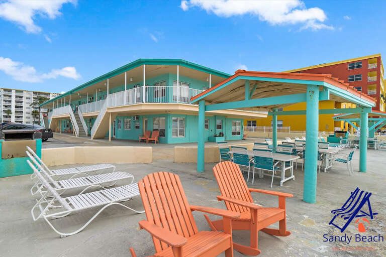 Shared Seating Area 3