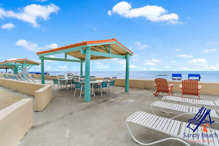 Shared Seating Area 4