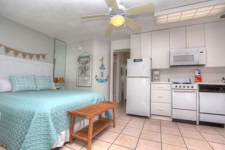 Sea Rocket 4 Gulf Front Resort Studio Vacation Condo Rental North