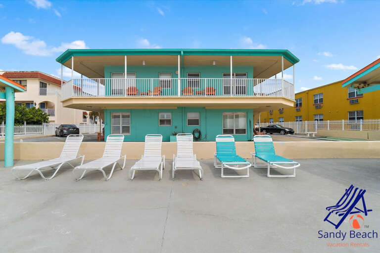 Shared Seating Area 5