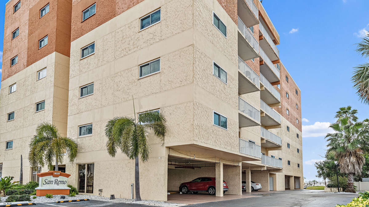 San Remo 207 Stunning 3 Bedroom Vacation Rental in Redington Shores