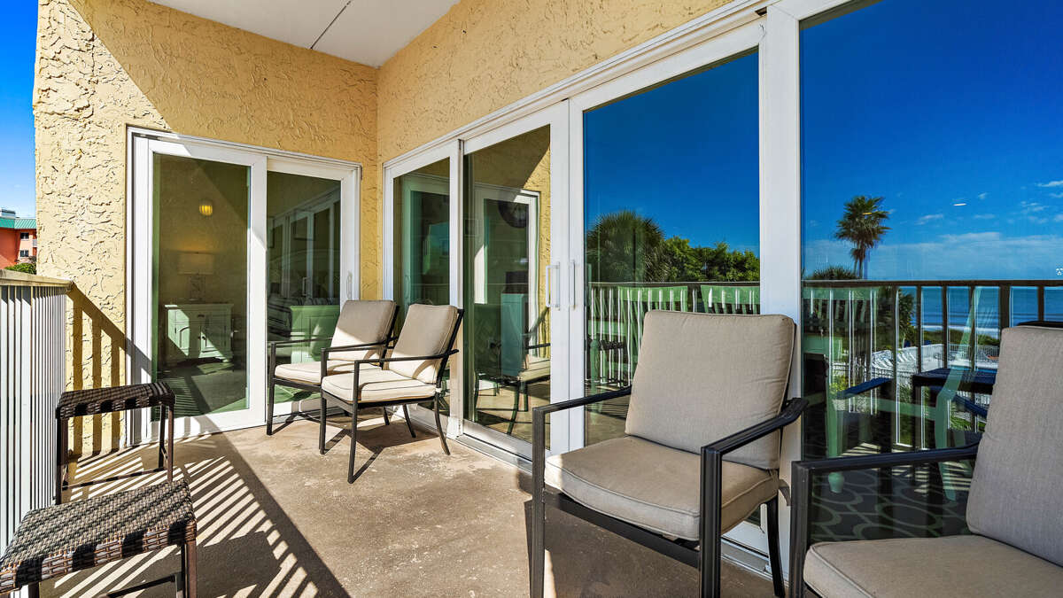 San Remo 207 Stunning 3 Bedroom Vacation Rental in Redington Shores