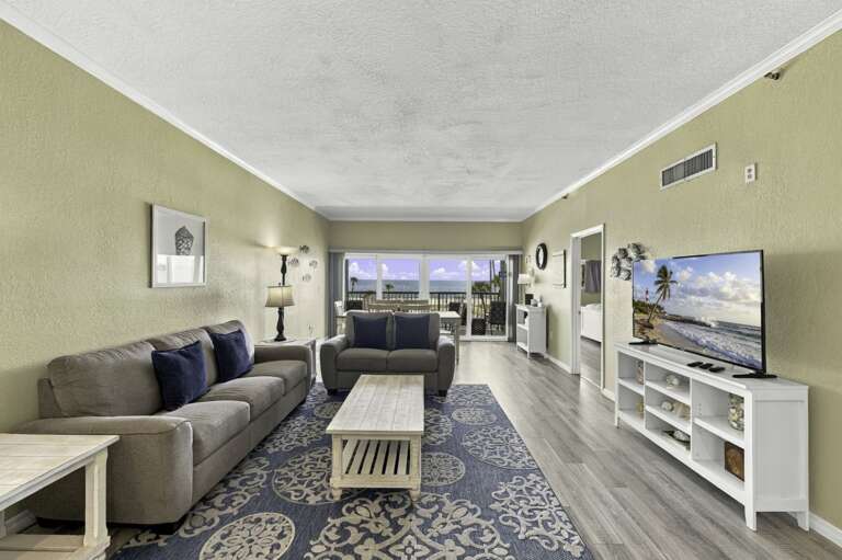 2-web-or-mls-18320 Gulf Blvd, Unit 207-2.jpg