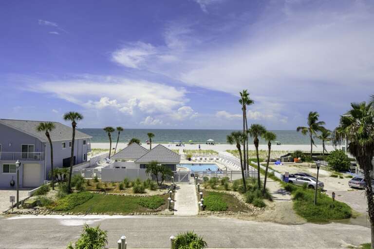 12-web-or-mls-18320 Gulf Blvd, Unit 207-1.jpg