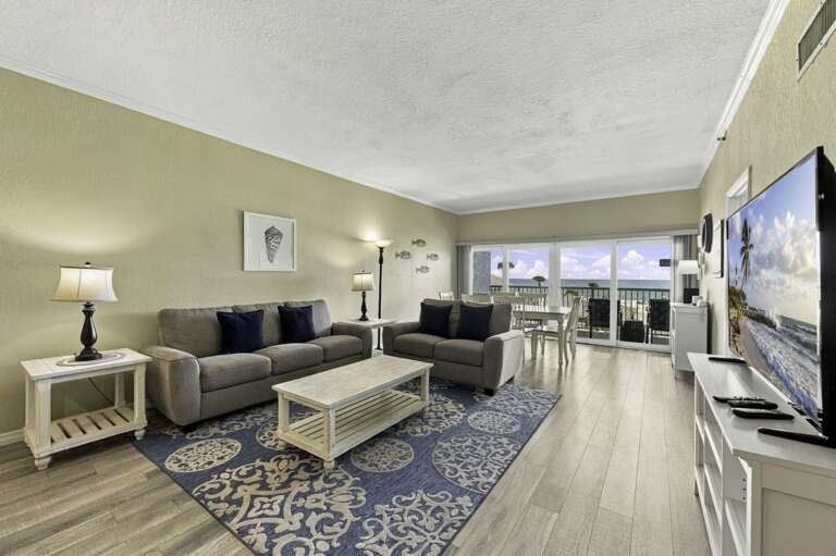 3-web-or-mls-18320 Gulf Blvd, Unit 207-4.jpg