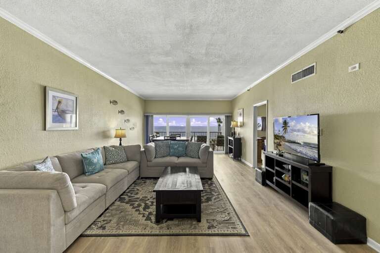 2-web-or-mls-18320 Gulf Blvd, Unit 307-3.jpg